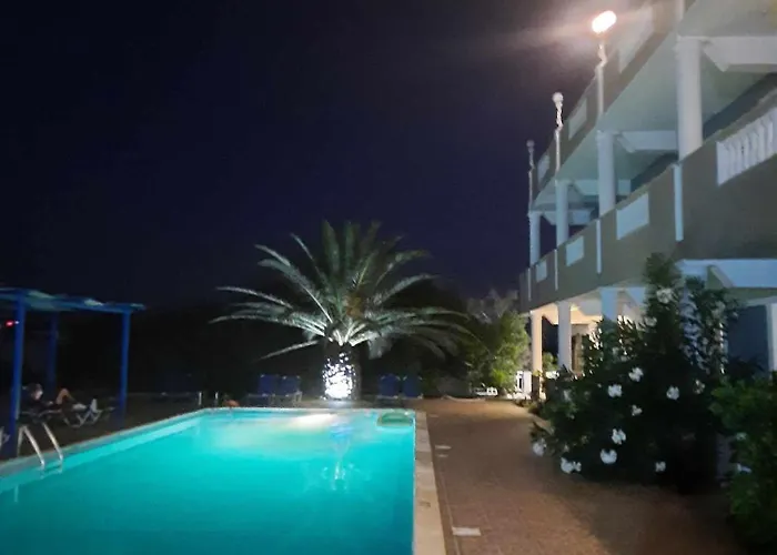 Athena Pallas Aparthotel 4*