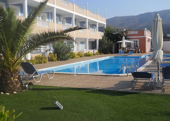 Athena Pallas Apartmanhotel Arkásza