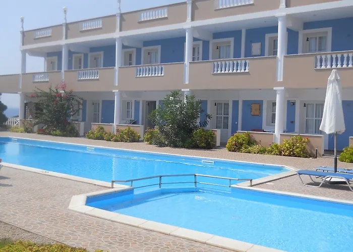 Athena Pallas Aparthotel 4*