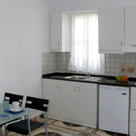 Athena Pallas Aparthotel 4*